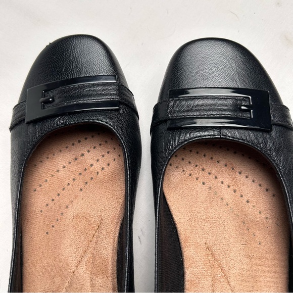 Clarks Women's Black Leather Loafers - Picture 9 of 12